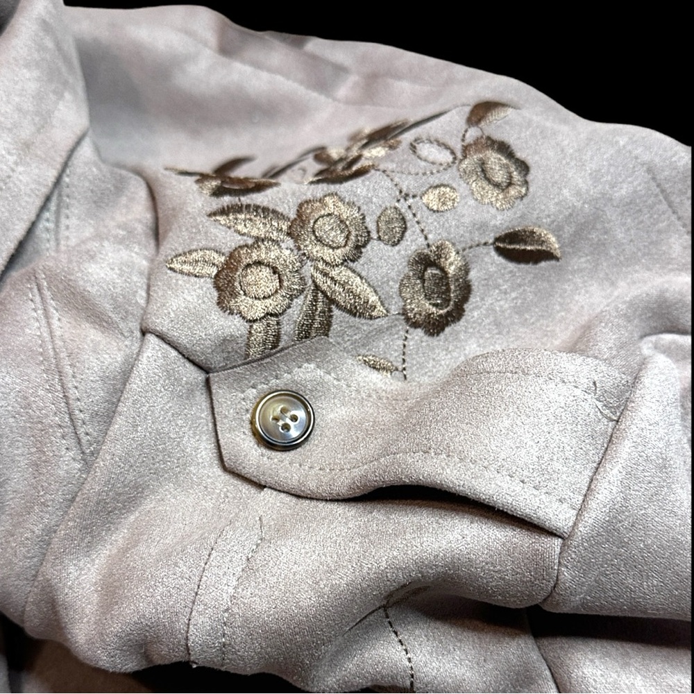 🎉HP🎉 NWOT POL Faux Suede Floral Embroidered Moto Jacket in Lilac. Size Small - Picture 11 of 16
